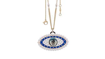 Francesca Villa’s “The Blink of an Eye” pearl pendant with a vintage VariVue lenticular image set in 18-karat yellow gold and framed by enamel, pearls, and diamonds totaling 0.98 carats. ($15,550) The Blink of an Eye pendant