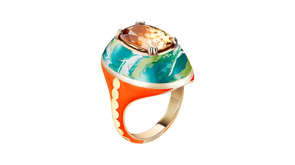 Alice Cicolini’s “High Sari” marbled ring in 14-karat yellow gold with brown zircon and lacquer enamel. Alice Cicolini “High Sari” marbled ring
