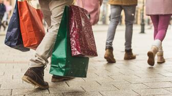The Conference Board’s consumer confidence index rose to 114.8 in January—its highest level since December 2021—from a downwardly revised 108.0 in December 2023. Shoppers outside in winter weather
