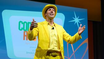 Jesse Cole, founder of Fans First Entertainment and owner of the Savannah Bananas, was a keynote speaker at American Gem Society 2024 Conclave in Austin, Texas. Jesse Cole Savannah Bananas
