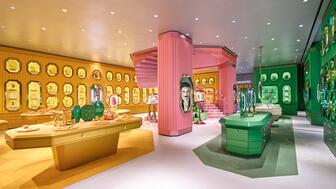 Swarovksi's new flagship on New York City's Fifth Avenue. In her State of the Majors story, Associate Editor Lenore Fedow highlights Swarovski and other retailers that showcase the latest retail design trends. Swarovski New York City flagship