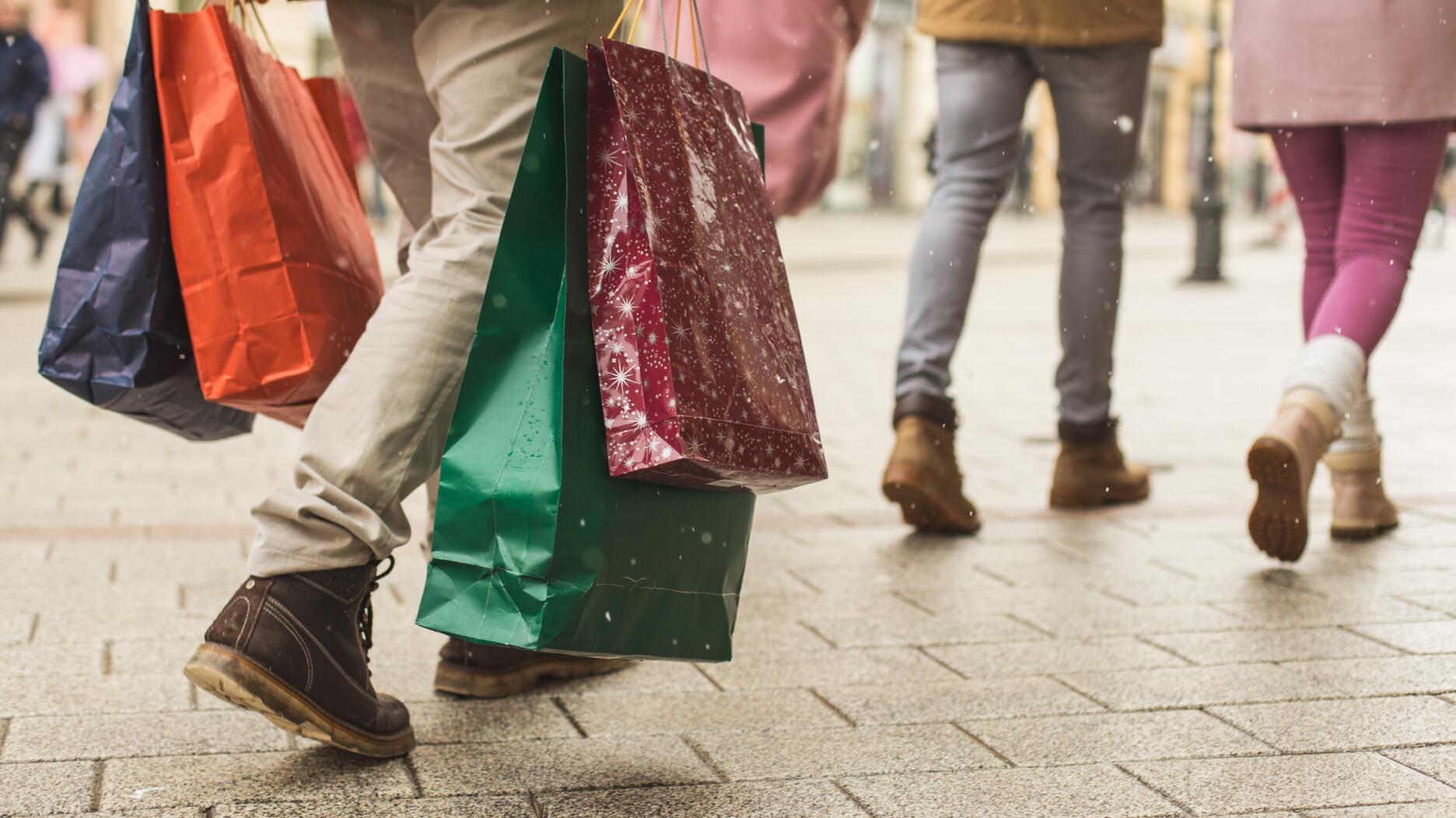 The Conference Board’s consumer confidence index rose to 114.8 in January—its highest level since December 2021—from a downwardly revised 108.0 in December 2023. Shoppers outside in winter weather