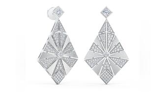 A pair of titanium, gold, and diamond earrings from De Beers’ “Metamorphosis” high jewelry “Winter” collection. Ahead of the holiday season, Associate Editor Lenore Fedow asked three sales experts and a diamantaire for their top tips on how to sell diamonds this year. De Beers Metamorphosis high jewelry earrings