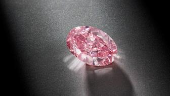 A top lot in part two of Phillips’ Geneva Jewels Auction, this 6.21-carat fancy vivid pink diamond is estimated to sell for 9.5 million to 13.6 million CHF ($10.5 million to $15 million). 6.21-carat fancy vivid pink diamond