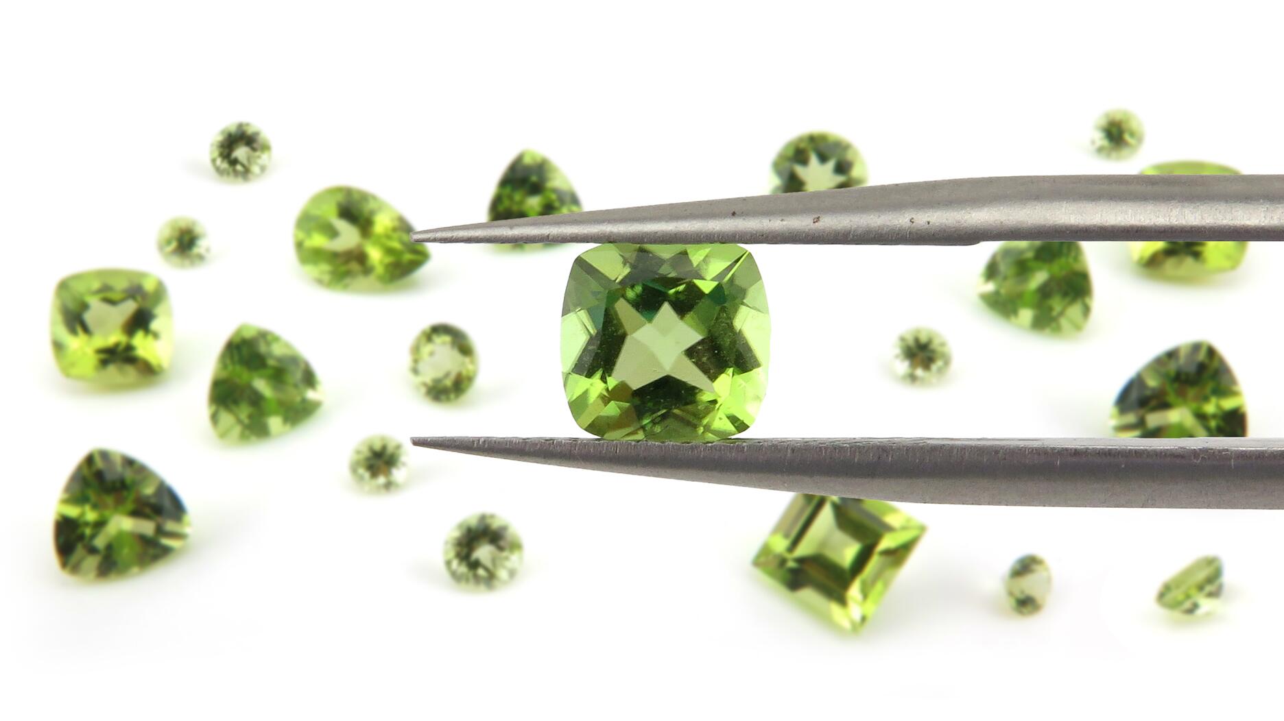 The Curious Gem said it is the first retailer to offer peridot from Fuli Gemstones’ mine in China. Fuli Gemstones peridot The Curious Gem