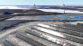 The recently completed solar power plant at Rio Tinto’s Diavik Diamond Mine. The mine, which is expected to cease production in 2026, saw production drop 28 percent in Q2 and 26 percent year-to-date. (Photo courtesy of Rio Tinto) Diavik Diamond Mine solar power plant