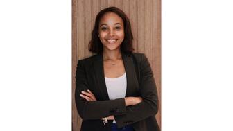 The winner of this year’s Lonia Tate scholarship, Bradlei Smith will receive the opportunity to earn her Graduate Gemologist diploma from GIA and, following graduation, an internship at Ben Bridge Jeweler in Seattle. Bradlei Smith
