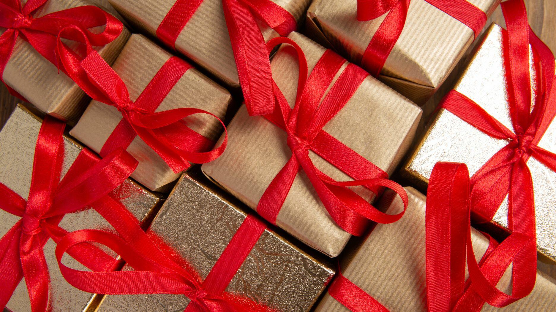 Mastercard predicts retail sales will grow 3.7 percent in November and December, though jewelry sales are forecast to remain essentially flat amid a “rebalancing” in consumer spending. Gold holiday gift boxes